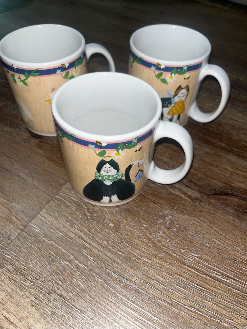 Sakura Garden Cats Ceramic Mug in Beige and White- set of 3